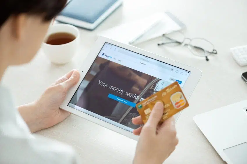 el banco emisor ha rechazado su tarjeta PayPal. Inténtelo con otra tarjeta o comuníquese con el emisor de la tarjeta